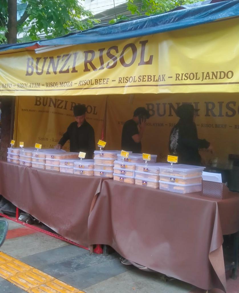 Risol Prasmanan Pertama di Indonesia ada di Bandung!